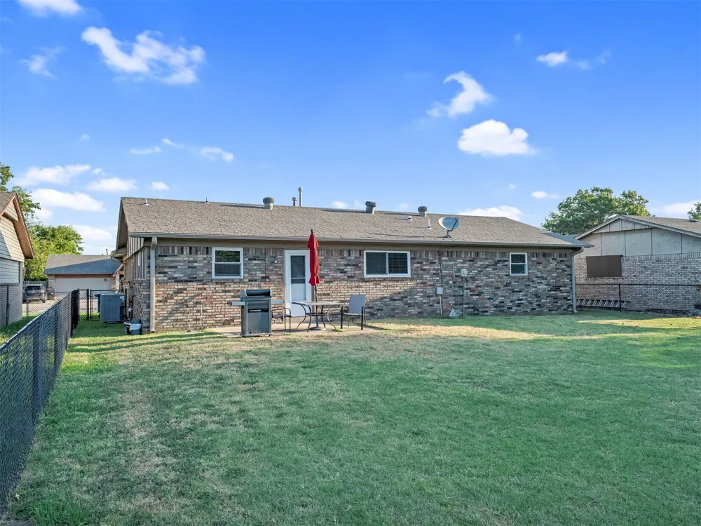 9352 E 56th Street Tulsa, OK 74145
