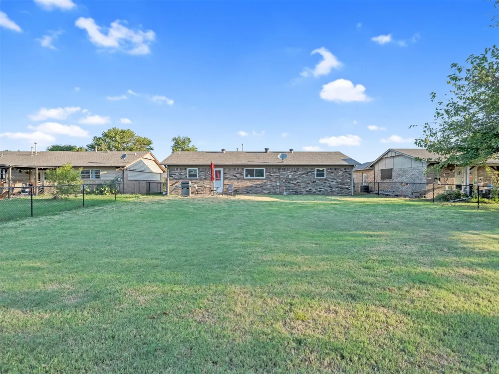 9352 E 56th Street Tulsa, OK 74145