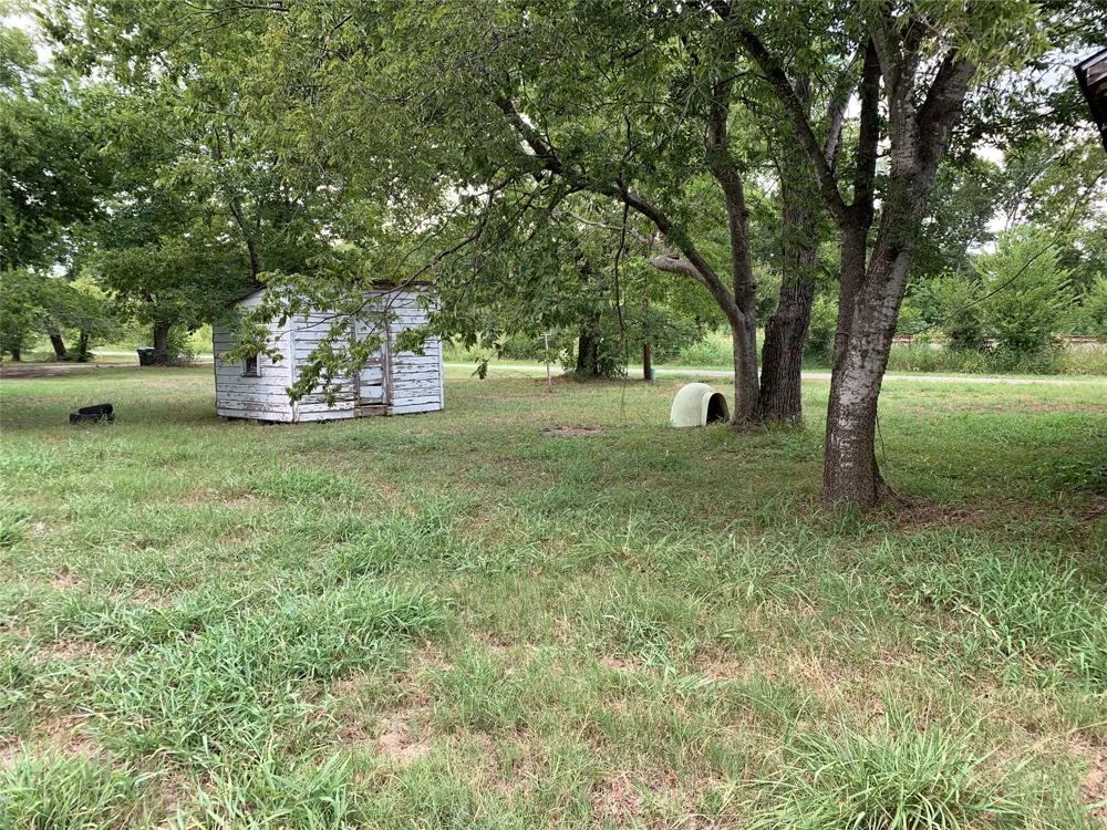 100 S Wright Avenue Kerens, TX 75144