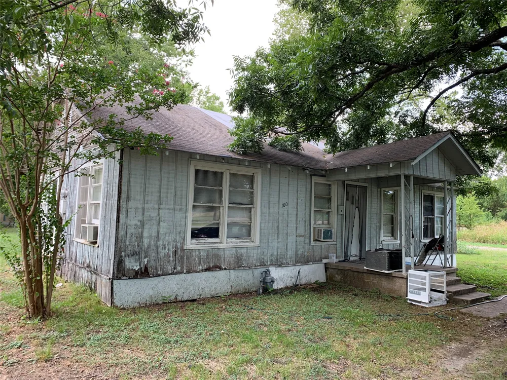 100 S Wright Avenue Kerens, TX 75144