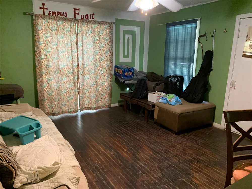 100 S Wright Avenue Kerens, TX 75144