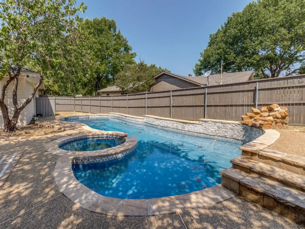 9008 Flicker Lane Dallas, TX 75238