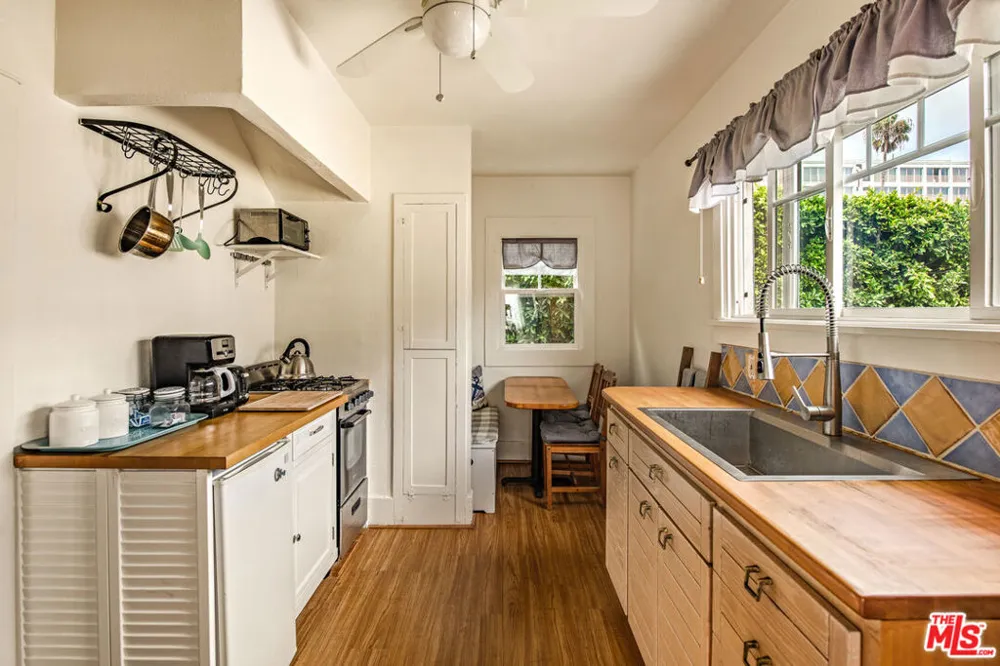 41 Vicente Terrace Santa Monica, CA 90401