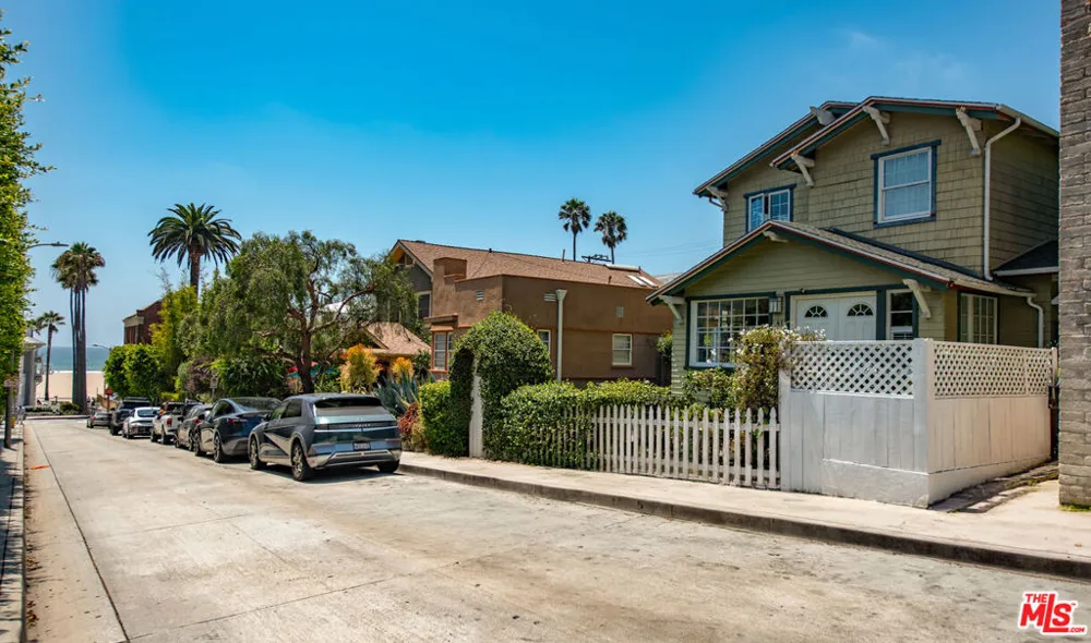 41 Vicente Terrace Santa Monica, CA 90401