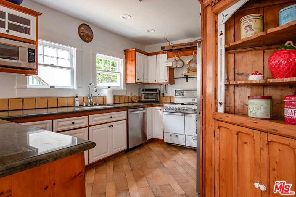 41 Vicente Terrace Santa Monica, CA 90401