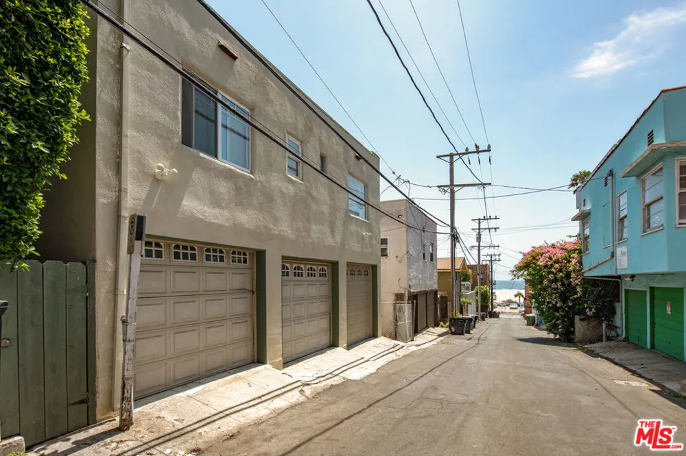 41 Vicente Terrace Santa Monica, CA 90401
