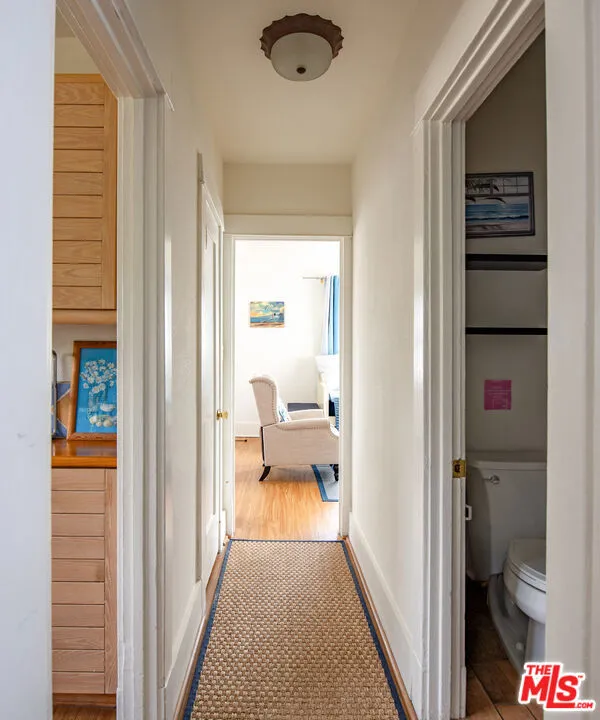 41 Vicente Terrace Santa Monica, CA 90401