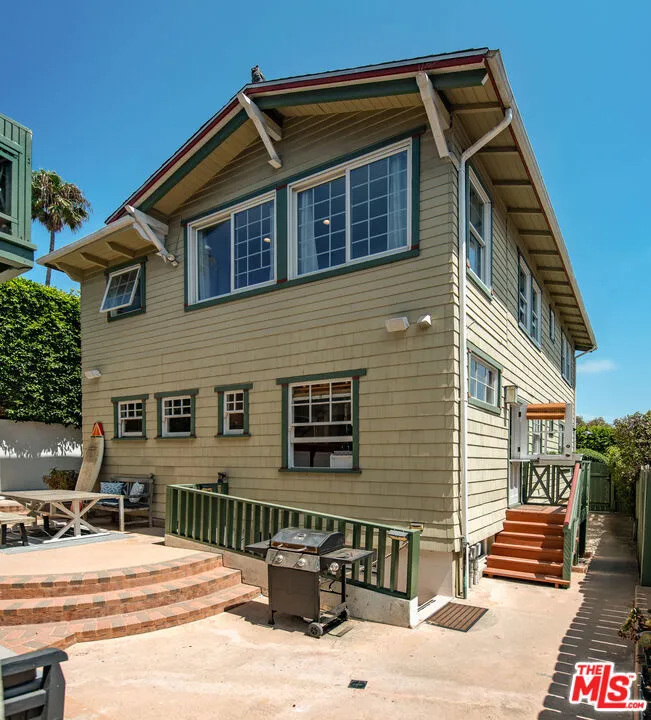 41 Vicente Terrace Santa Monica, CA 90401