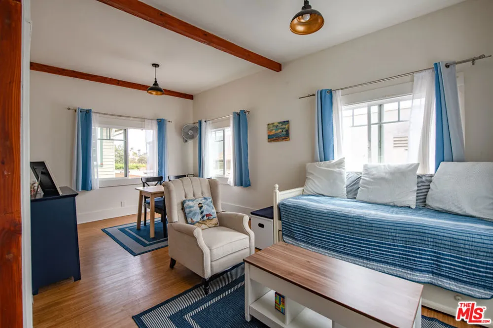 41 Vicente Terrace Santa Monica, CA 90401