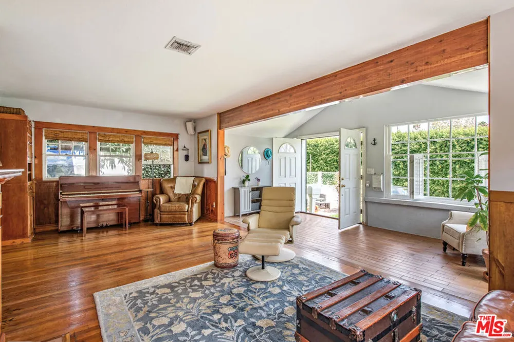 41 Vicente Terrace Santa Monica, CA 90401