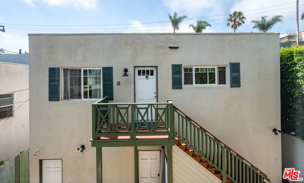 41 Vicente Terrace Santa Monica, CA 90401