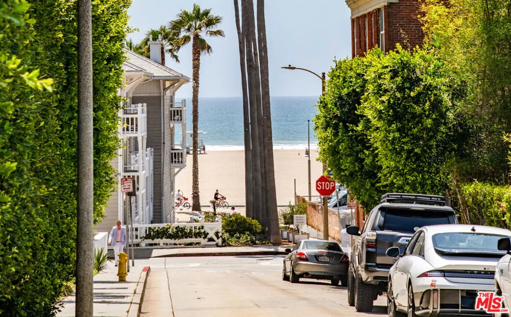 41 Vicente Terrace Santa Monica, CA 90401