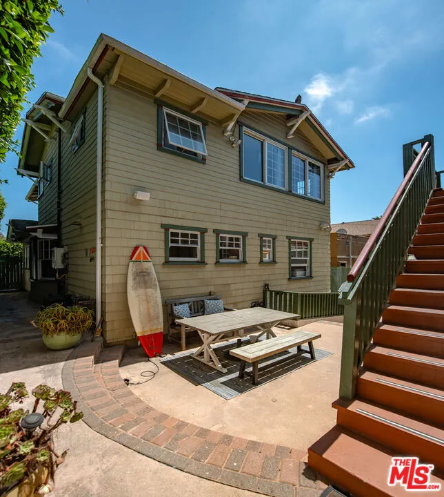 41 Vicente Terrace Santa Monica, CA 90401