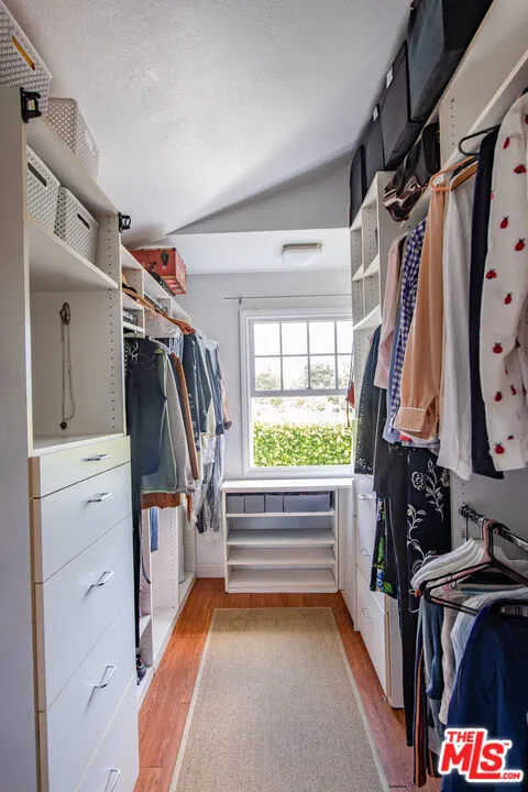 41 Vicente Terrace Santa Monica, CA 90401