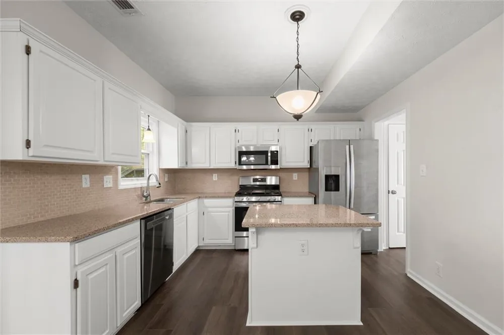 11935 Leeward Walk Circle Alpharetta, GA 30005