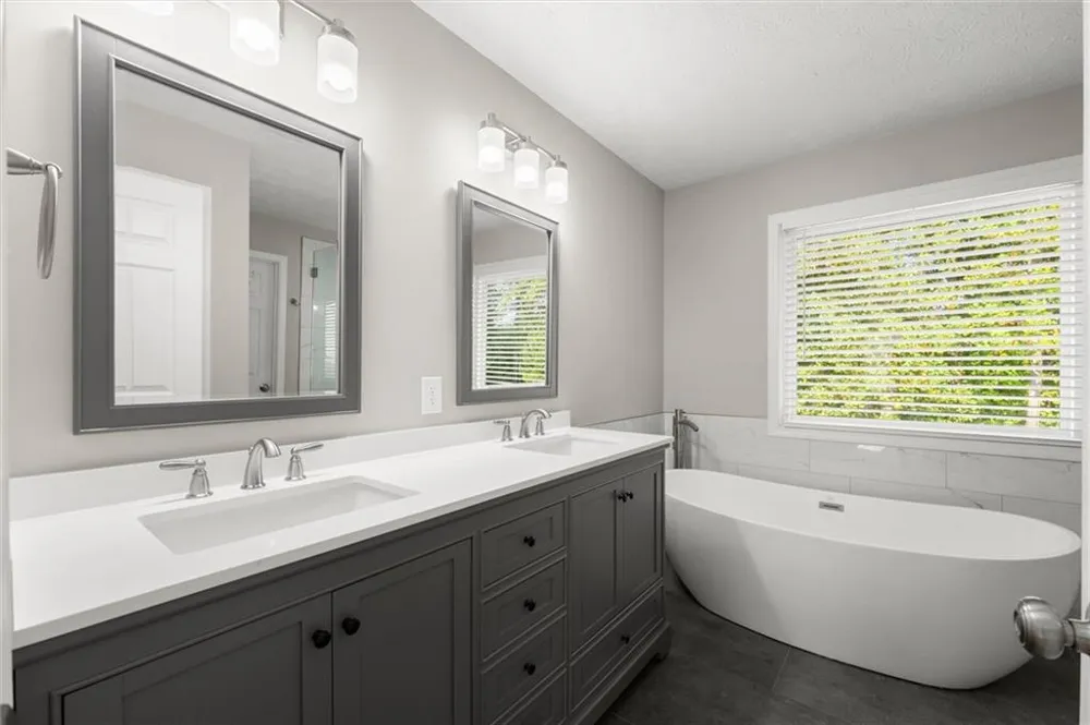11935 Leeward Walk Circle Alpharetta, GA 30005
