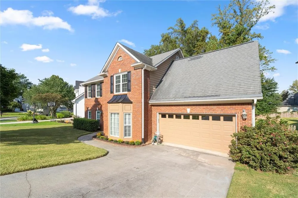 11935 Leeward Walk Circle Alpharetta, GA 30005