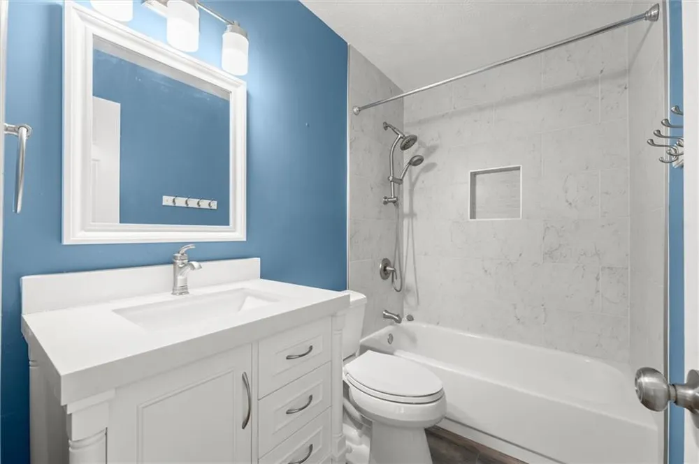 11935 Leeward Walk Circle Alpharetta, GA 30005
