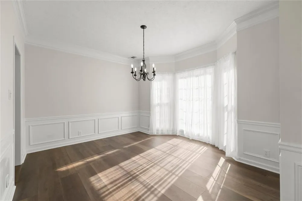 11935 Leeward Walk Circle Alpharetta, GA 30005