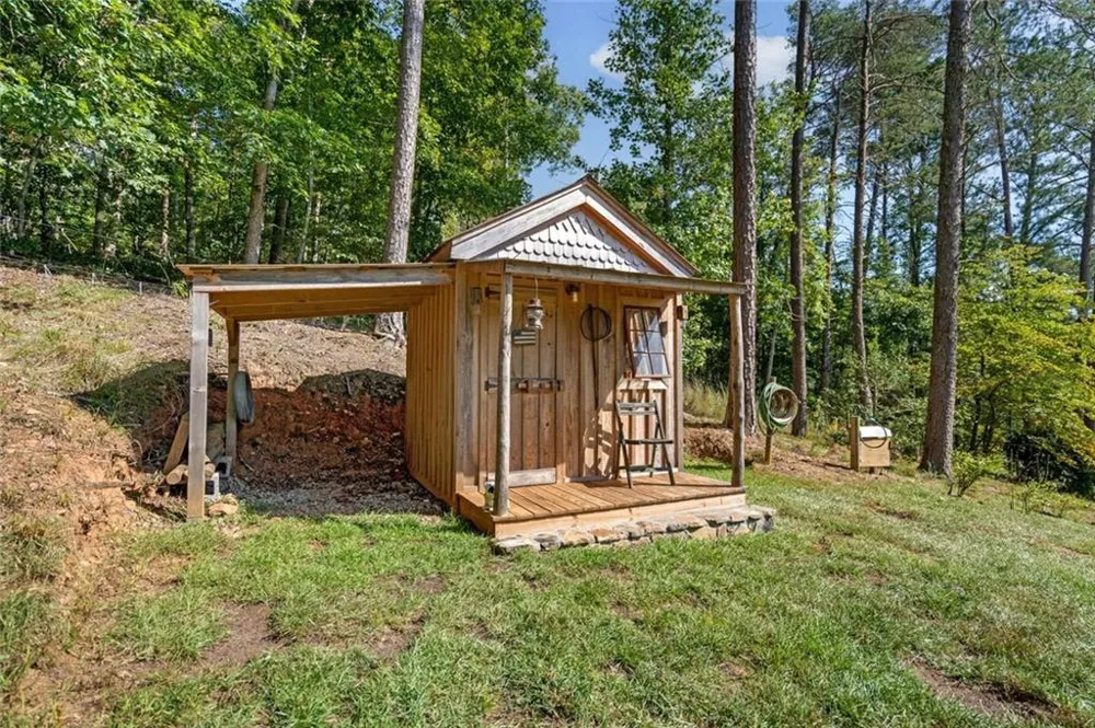 25 Clayton Chester Road Dawsonville, GA 30534