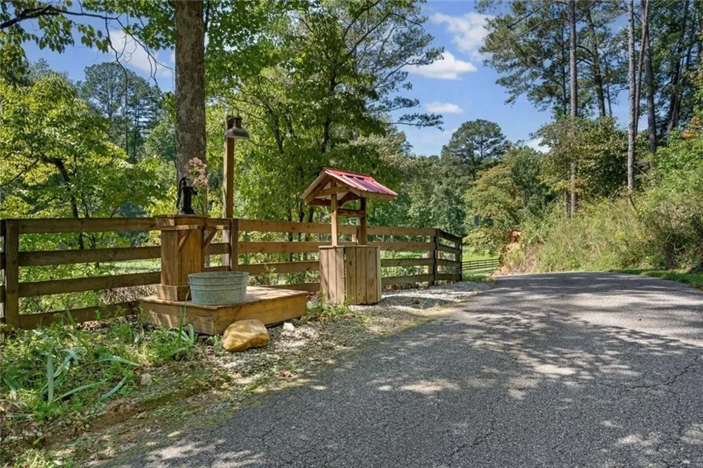 25 Clayton Chester Road Dawsonville, GA 30534