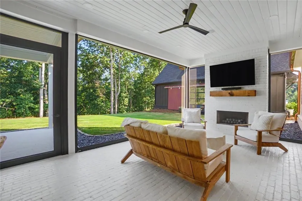 2129 Sugar Pike Road Woodstock, GA 30188