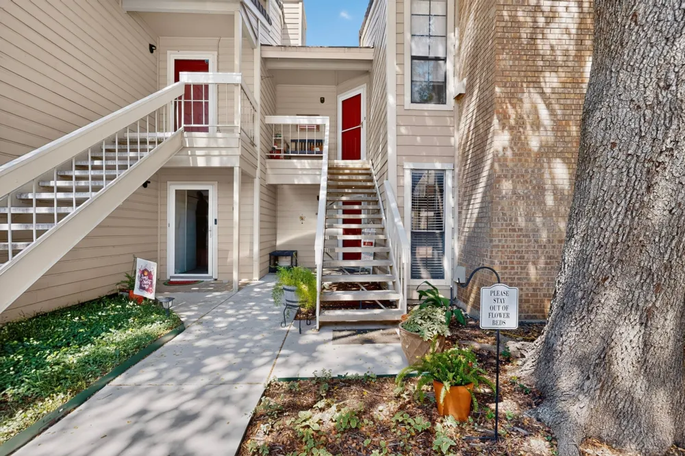 1909 Chasewood Circle #112 Arlington, TX 76011