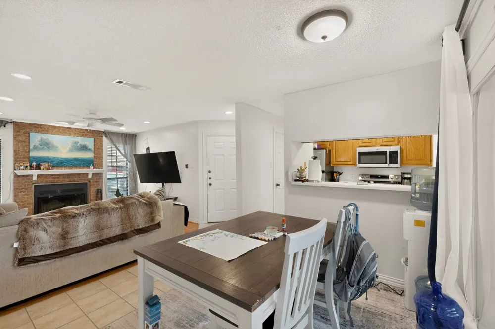 1909 Chasewood Circle #112 Arlington, TX 76011
