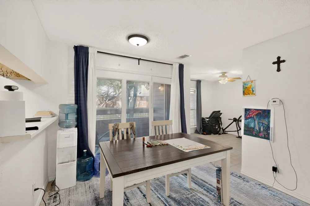 1909 Chasewood Circle #112 Arlington, TX 76011