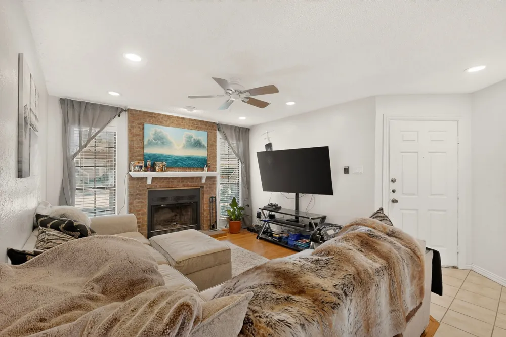 1909 Chasewood Circle #112 Arlington, TX 76011