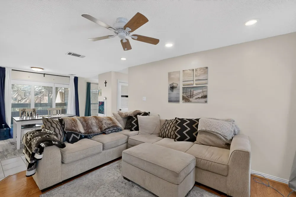 1909 Chasewood Circle #112 Arlington, TX 76011