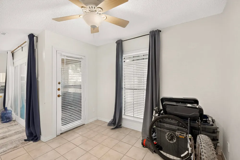 1909 Chasewood Circle #112 Arlington, TX 76011
