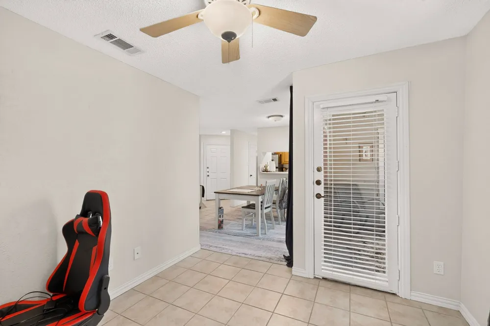 1909 Chasewood Circle #112 Arlington, TX 76011