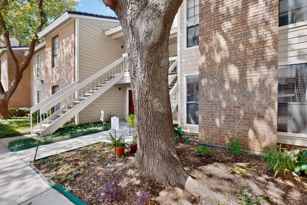 1909 Chasewood Circle #112 Arlington, TX 76011