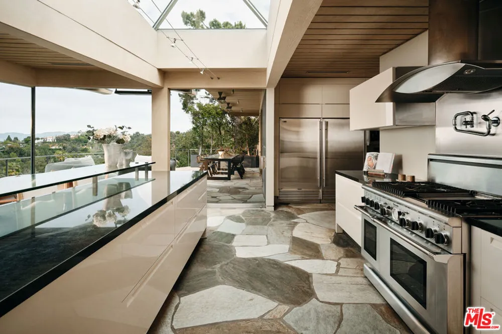624 Cole Place Beverly Hills, CA 90210