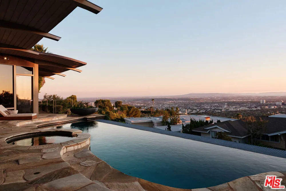 624 Cole Place Beverly Hills, CA 90210