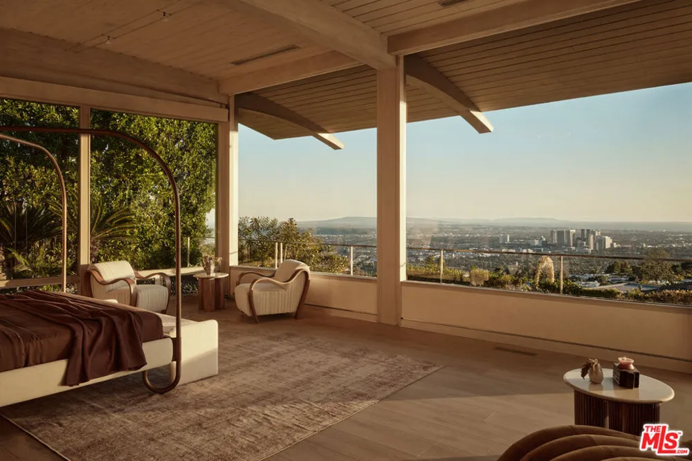 624 Cole Place Beverly Hills, CA 90210