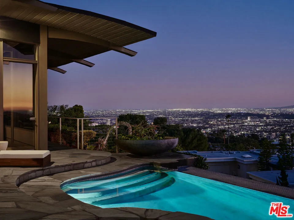 624 Cole Place Beverly Hills, CA 90210
