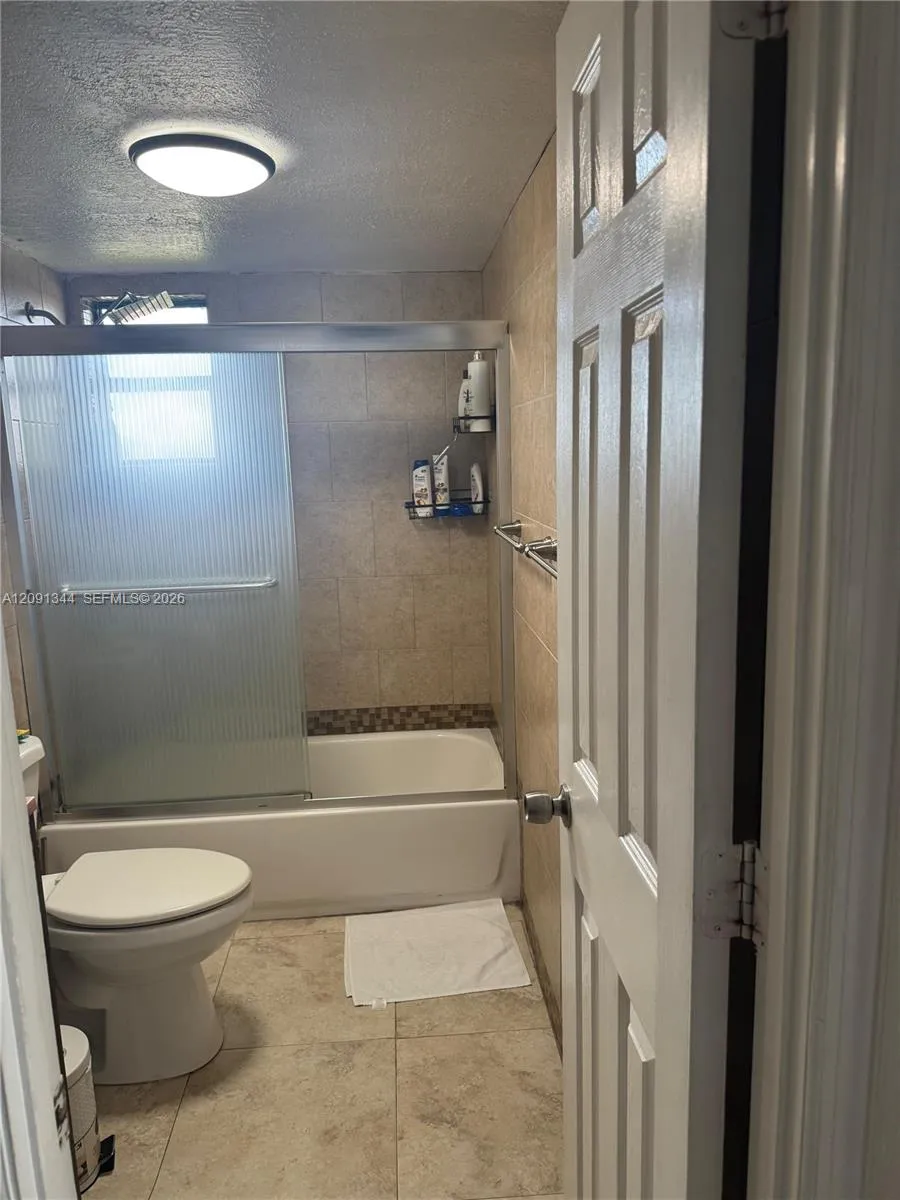 4550 NW 9th St #901E Miami, FL 33126