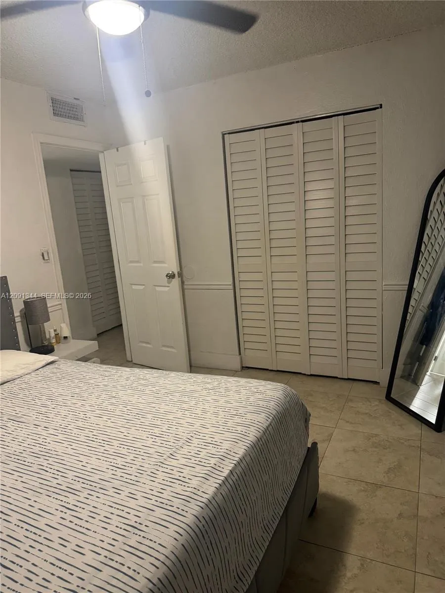 4550 NW 9th St #901E Miami, FL 33126