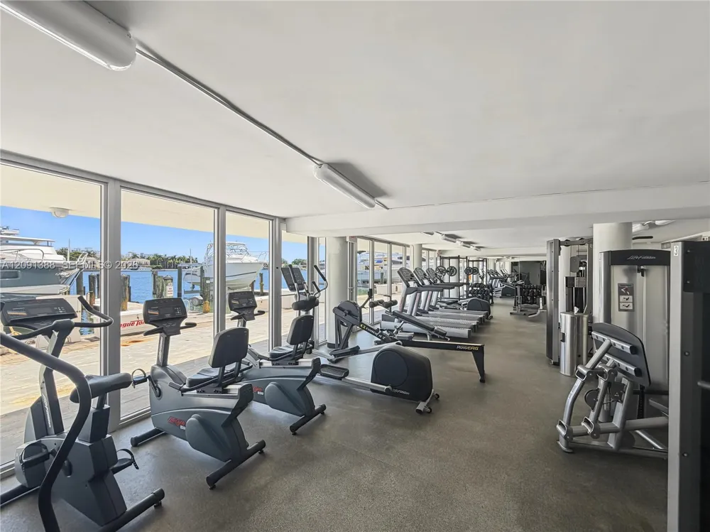 900 Bay Dr #221 Miami Beach, FL 33141