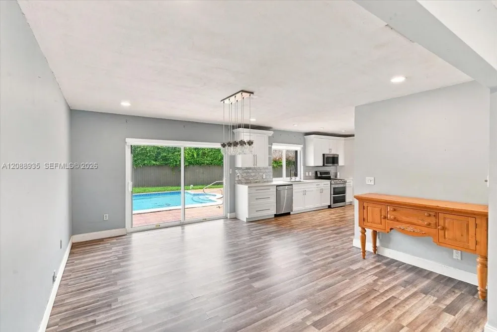 10120 SW 128th St Miami, FL 33176