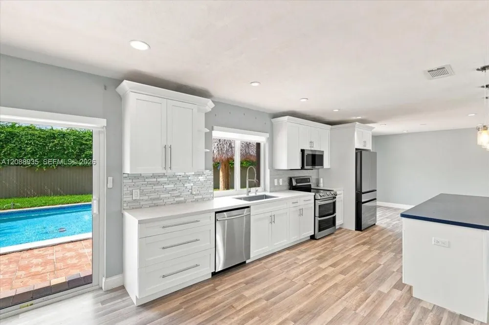 10120 SW 128th St Miami, FL 33176