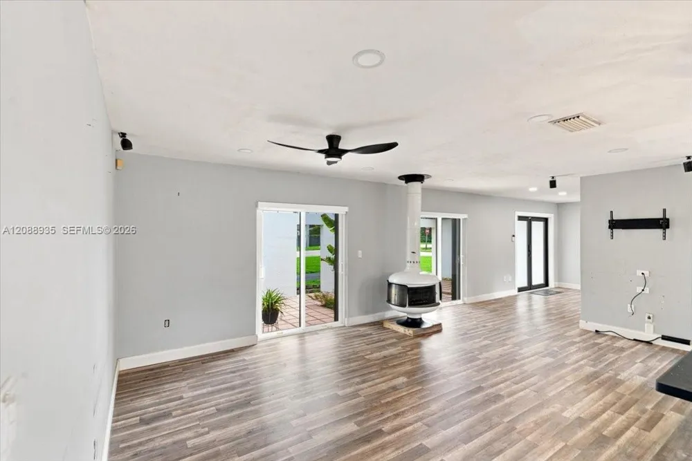 10120 SW 128th St Miami, FL 33176
