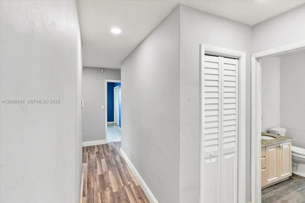 10120 SW 128th St Miami, FL 33176