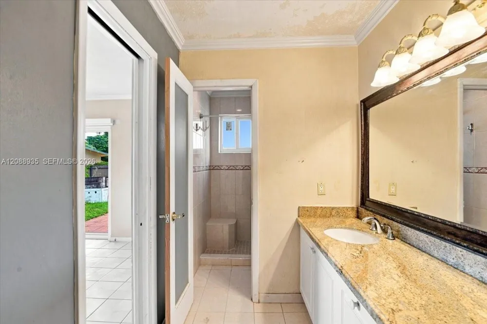 10120 SW 128th St Miami, FL 33176