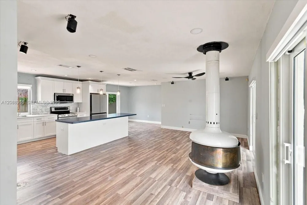 10120 SW 128th St Miami, FL 33176