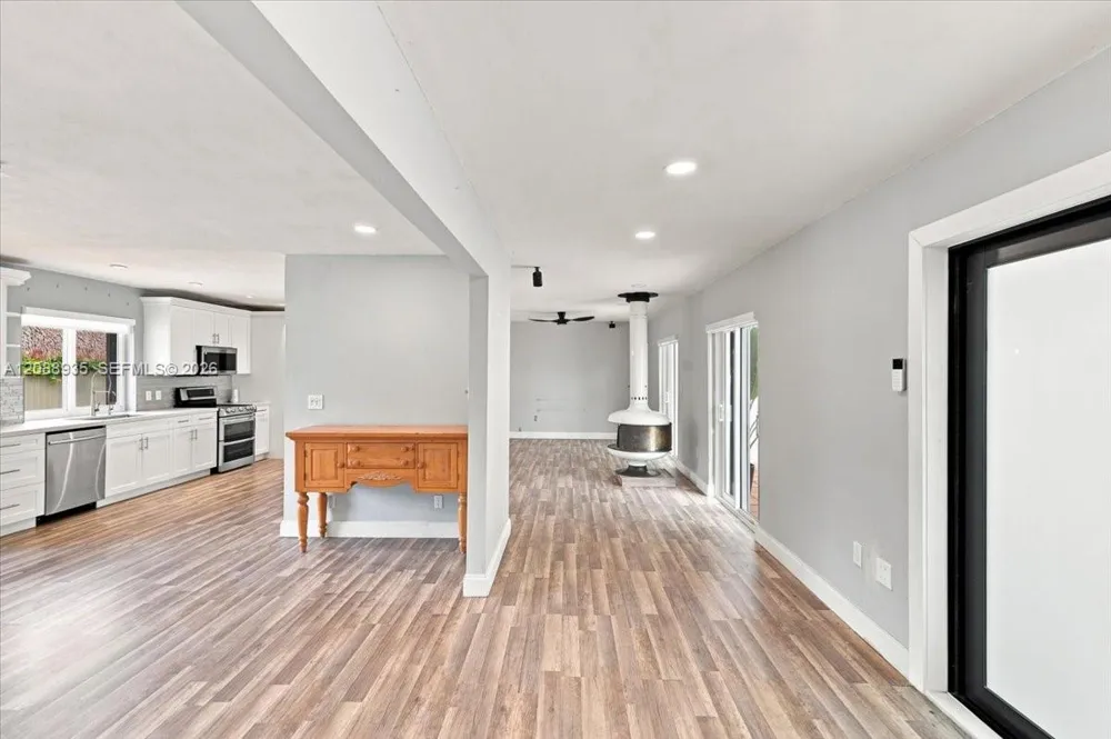 10120 SW 128th St Miami, FL 33176