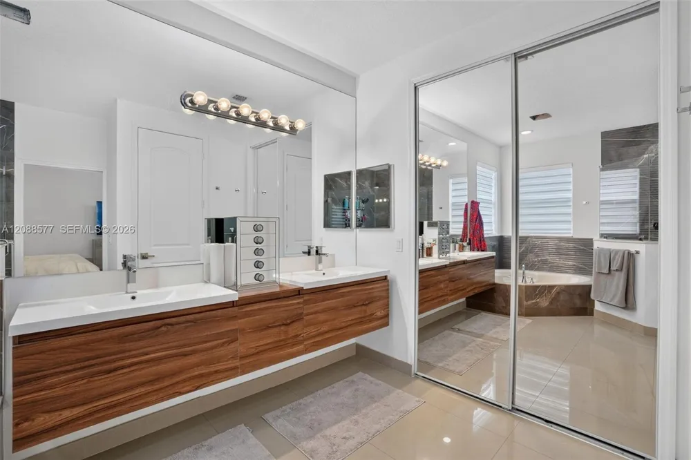 241 NE 33rd Ter Homestead, FL 33033