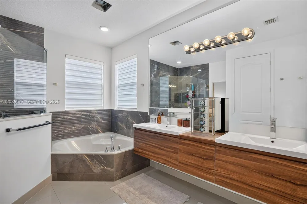 241 NE 33rd Ter Homestead, FL 33033